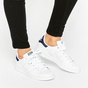 Adidas Navy Stan Smith's